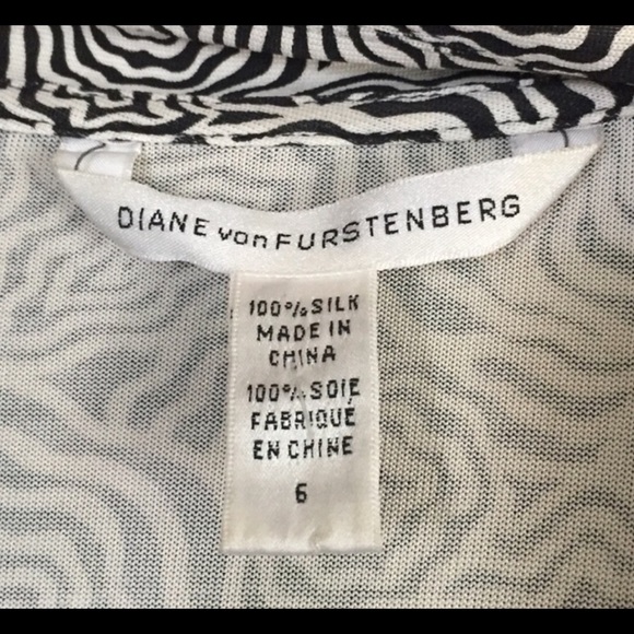 Classic DVF Silk Wrap Dress Abstract Black & Cream - Picture 4 of 4